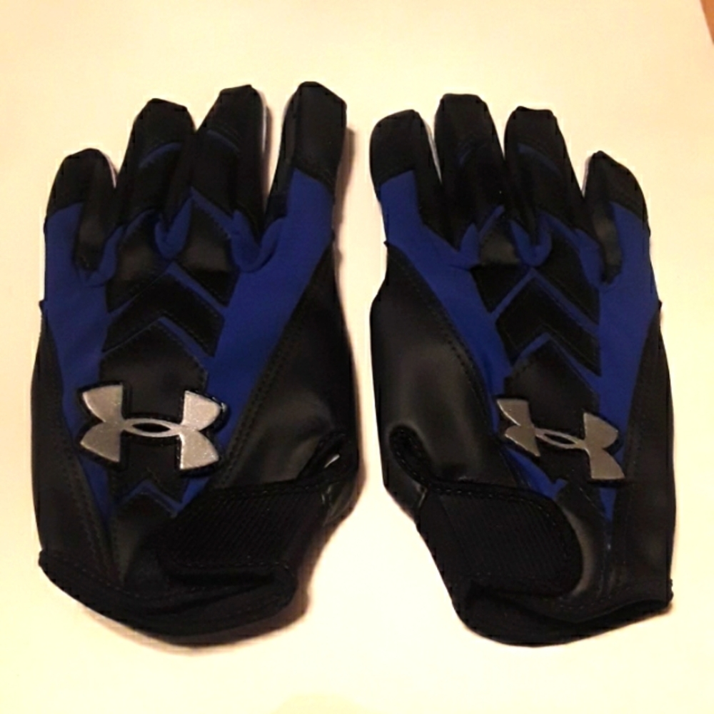 Under Armour Gloves Like New